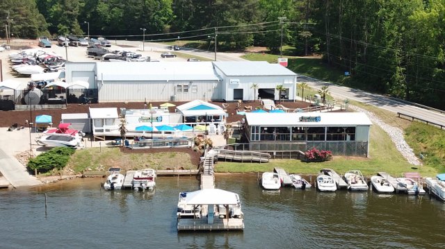 location Graham Premier Pointe is a Robalo boat dealership located in BRACEY, VA