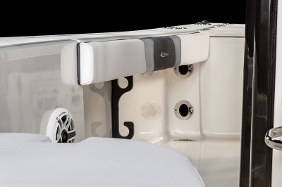 2025 R226 Cayman Starboard Rod Storage