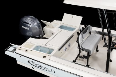 2025 R226 Cayman Transom Storage and Livewells