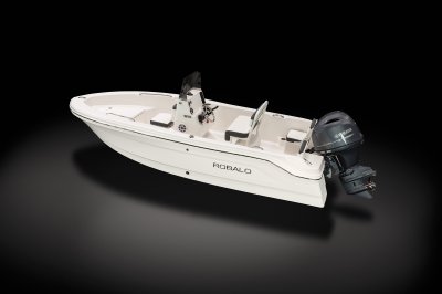 Robalo R160 Rear Port View