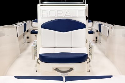 R180 - Bow Console Seat