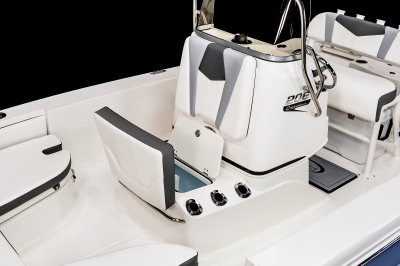 206 Cayman - Bow Console Seat