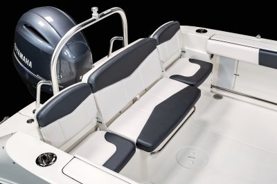 R207 - Transom Seating
