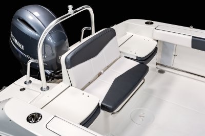 R207 - Transom Walk Through