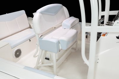 246 Cayman - Leaning Post