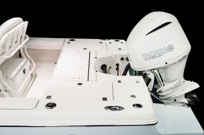 246 Cayman - Transom Casting Deck