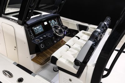 2027 R360 Helm Station