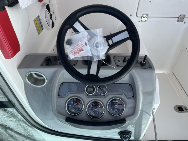 Used 2016 Chaparral 21 H2O Power Boat for sale