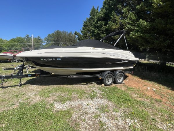 Pre-Owned 2005  powered Power Boat for sale